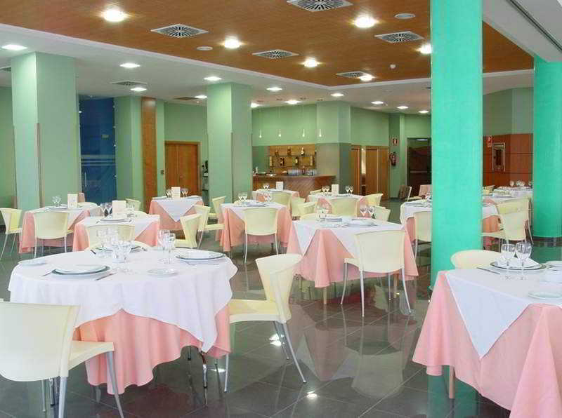 Hotel Silvota Lugo de Llanera Restoran gambar
